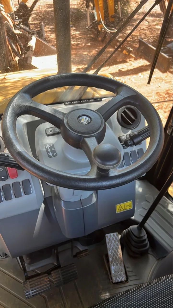 Financio Retroescavadeira Caterpillar 416 - 2024/2024 - 500 horas - Foto 4