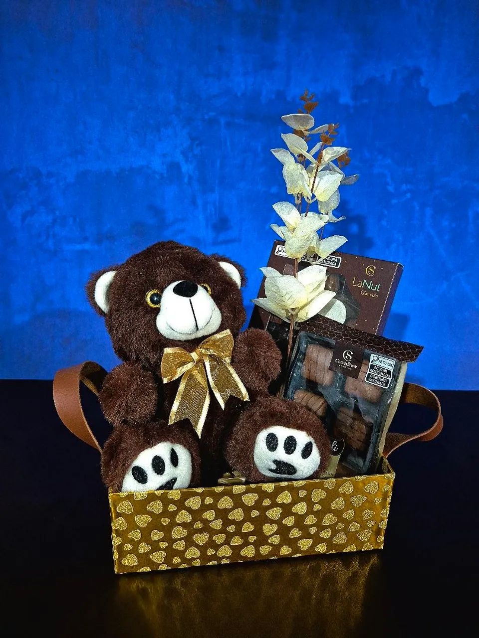 Cesta de Presente com Urso de Pelúcia e Flores