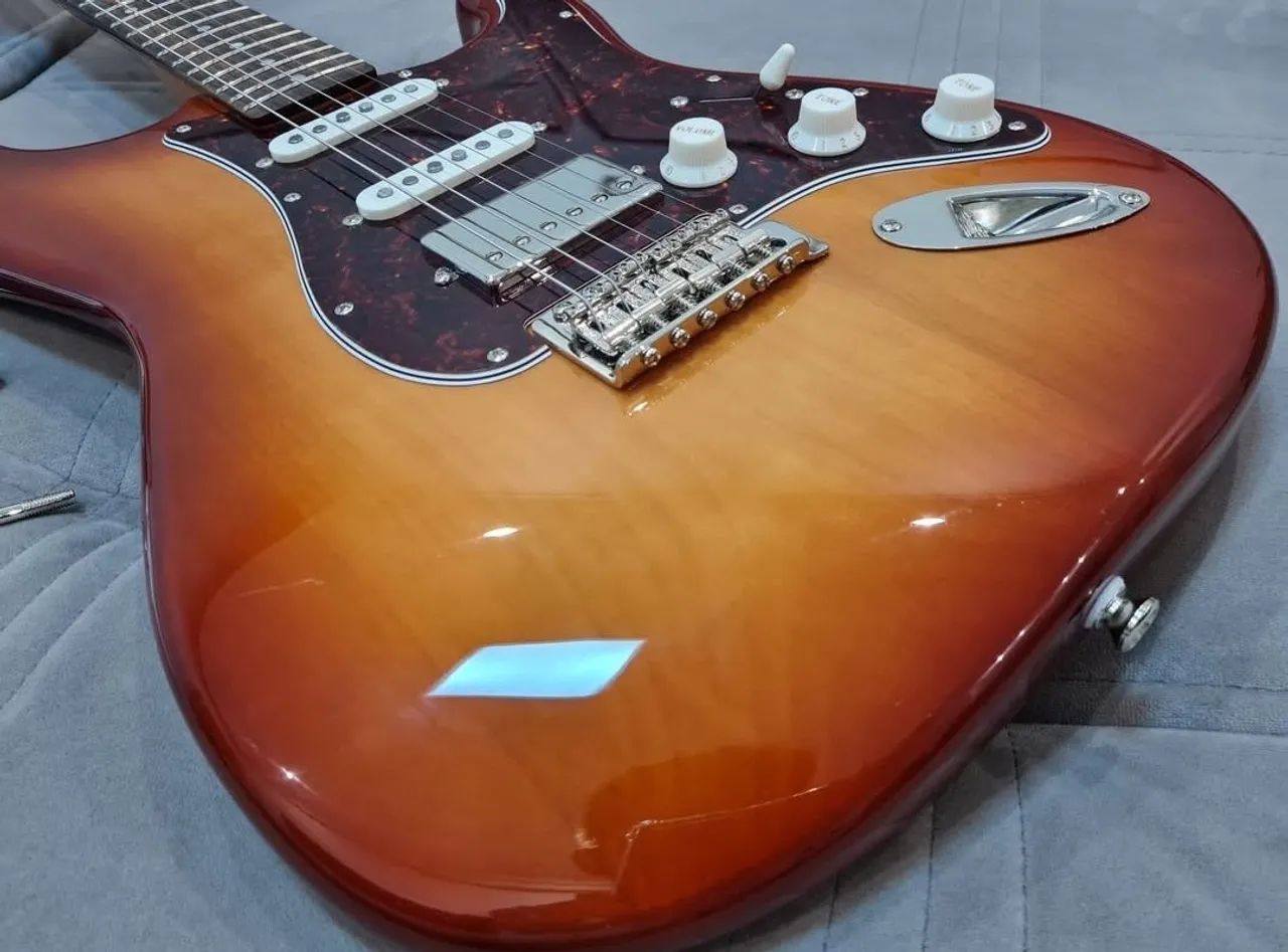 Guitarra Squier Classic Vibe 60 Limited Edition Hss 2024 - Foto 2