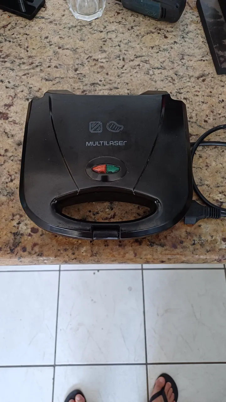Sanduicheira Multilaser - Prática e Eficiente