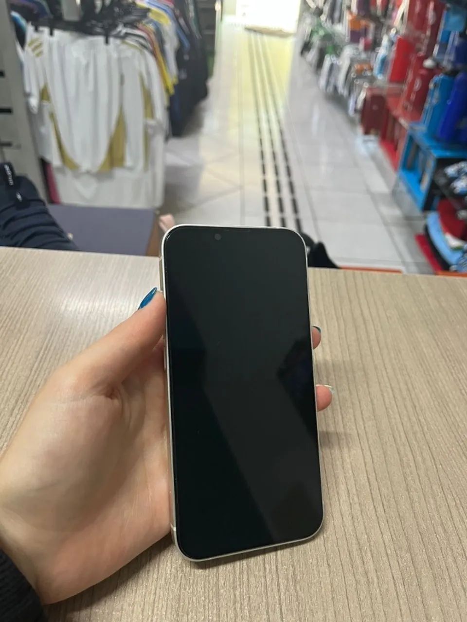 Iphone 13 + 4 capinhas novas e um fone com fio original Apple - Foto 2