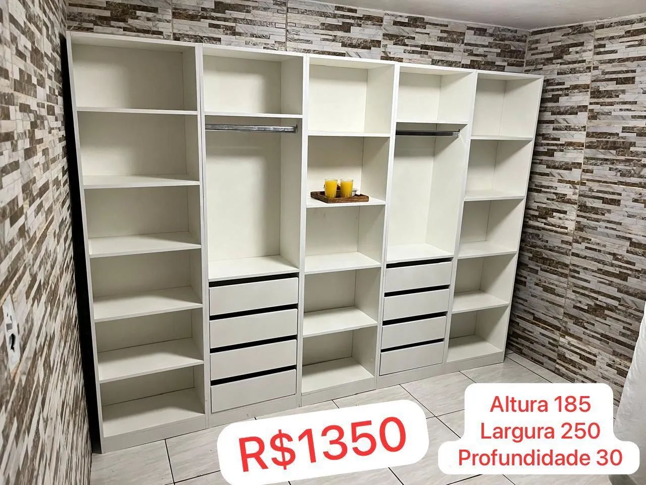 Closet com fundo 