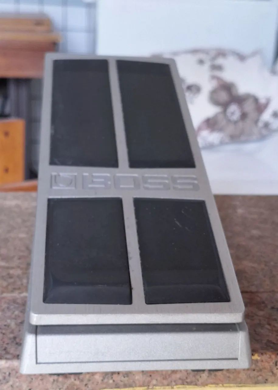 Vendo pedal de volume usado boss fv500h - Foto 5