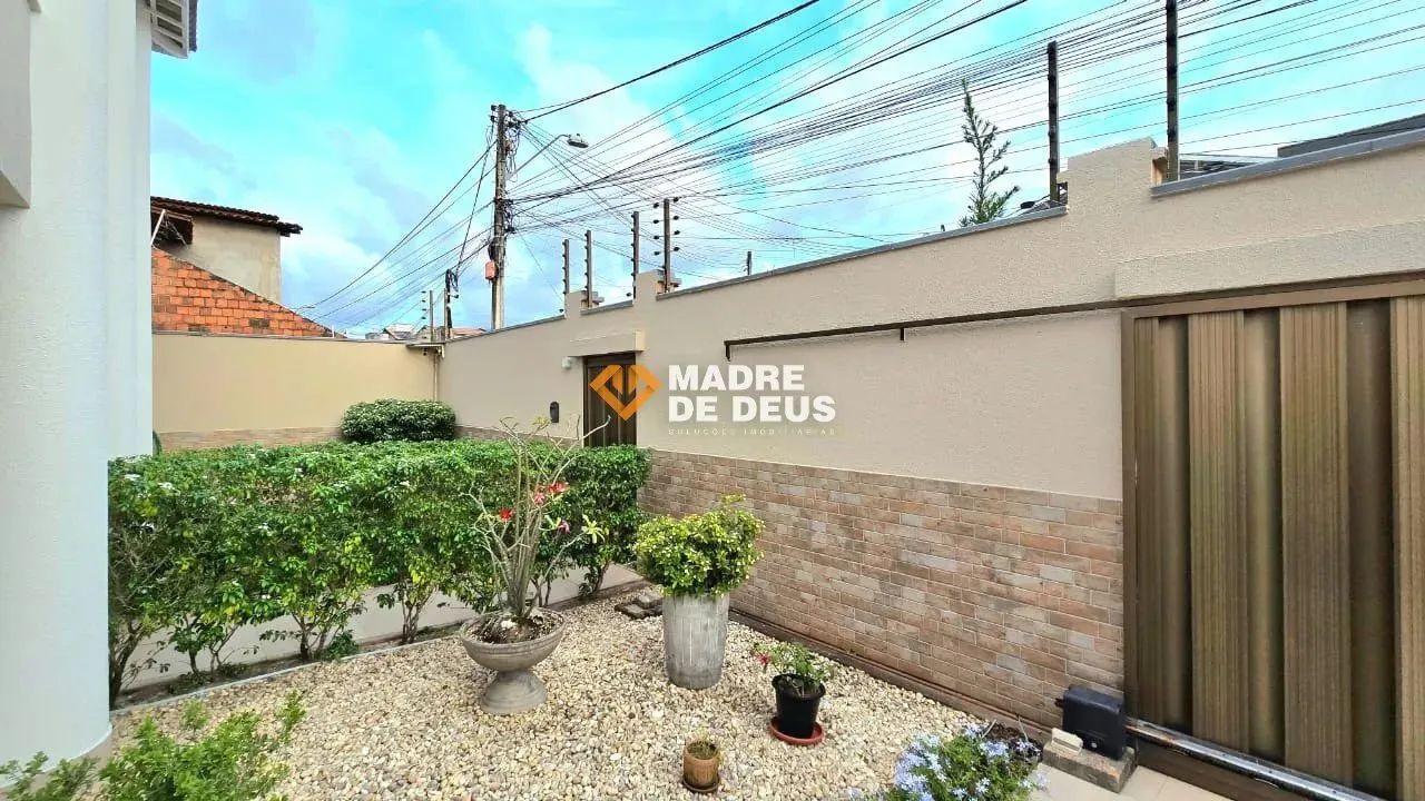 Casa Triplex de Alto Padrão - 428m² de Conforto e Sofisticação! - Foto 2