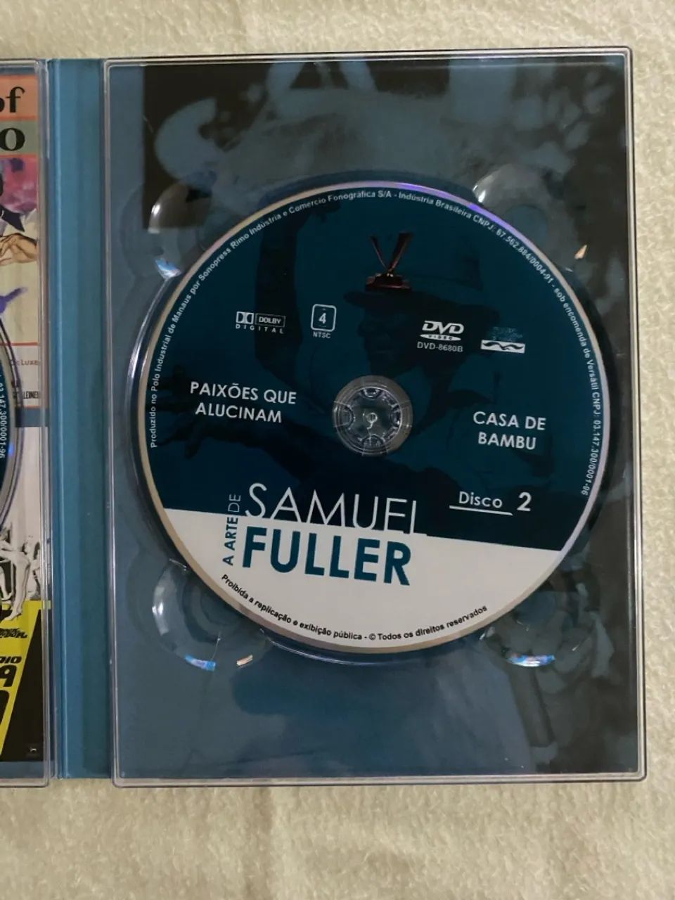 DVD Duplo Versátil: A Arte de Samuel Fuller (Com Luva) - Foto 3