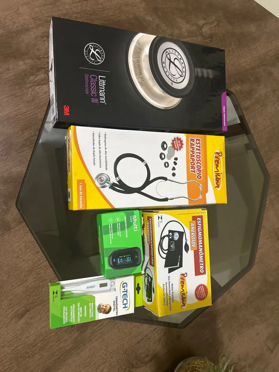 Kit Equipamentos Médicos - Estetoscópio, Esfigmomanômetro, Termômetro e Oxímetro