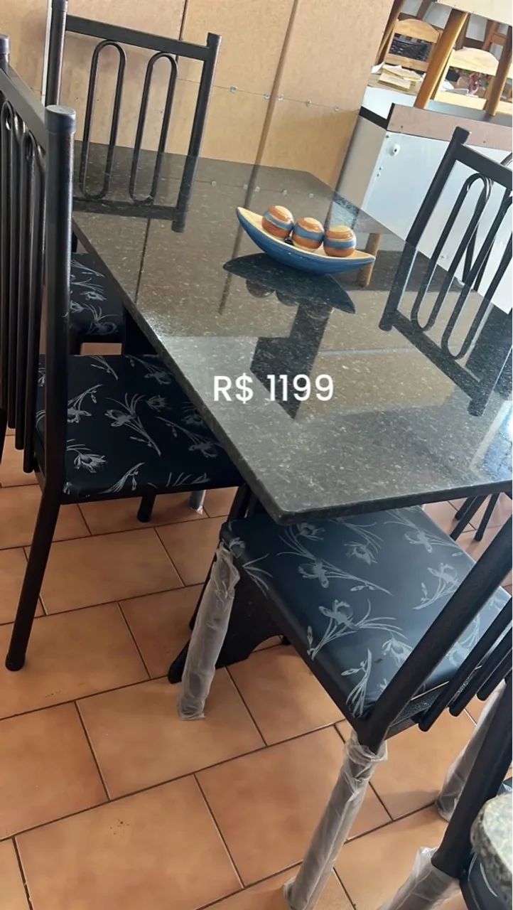 Mesa Com 04 Cadeira Nova 