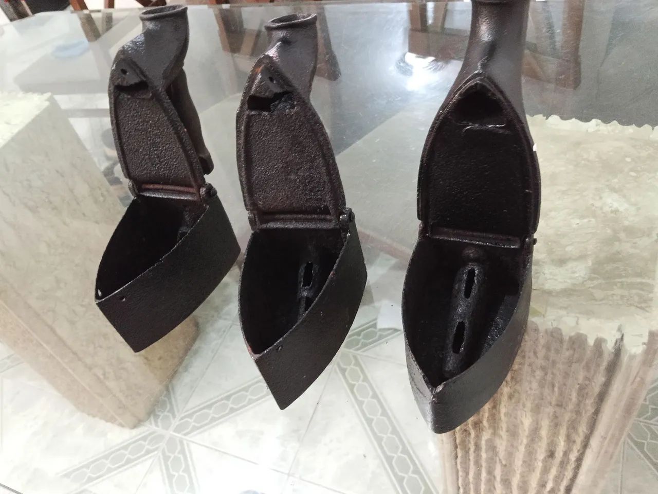 Ferro de passar antigo 