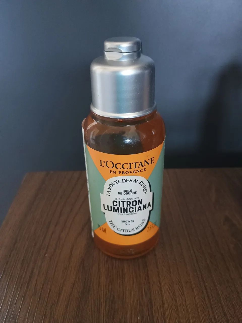 Óleo Citron Lumiciana loccitane 75ml novo  - Foto 2