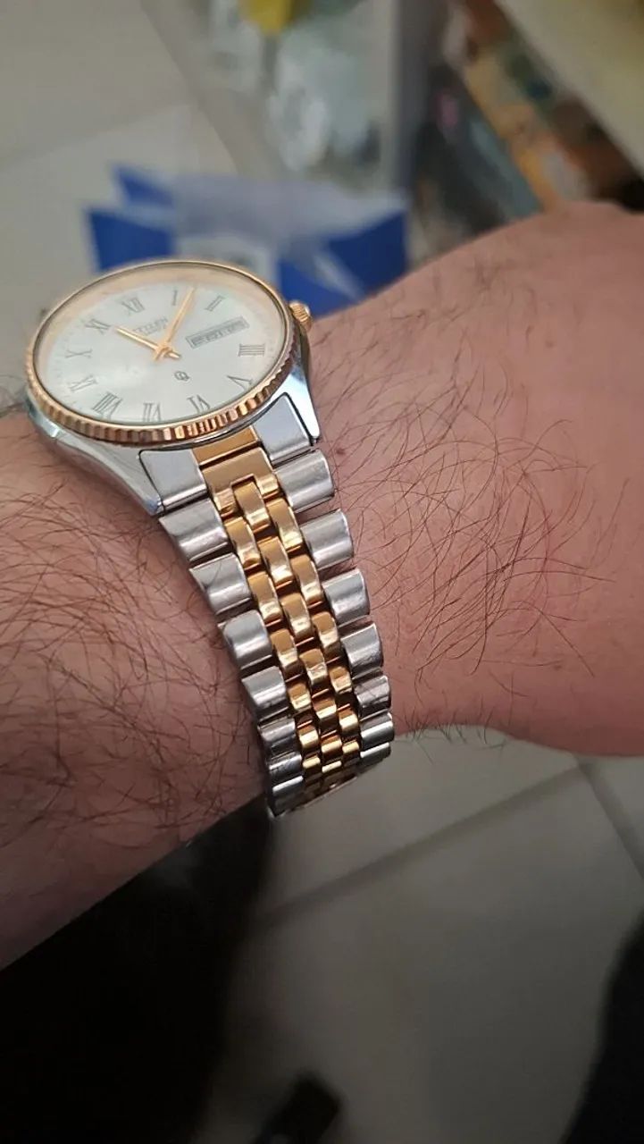 Relógio Citizen DayDate Quartz Dourado e Prata(RARO) - Foto 4