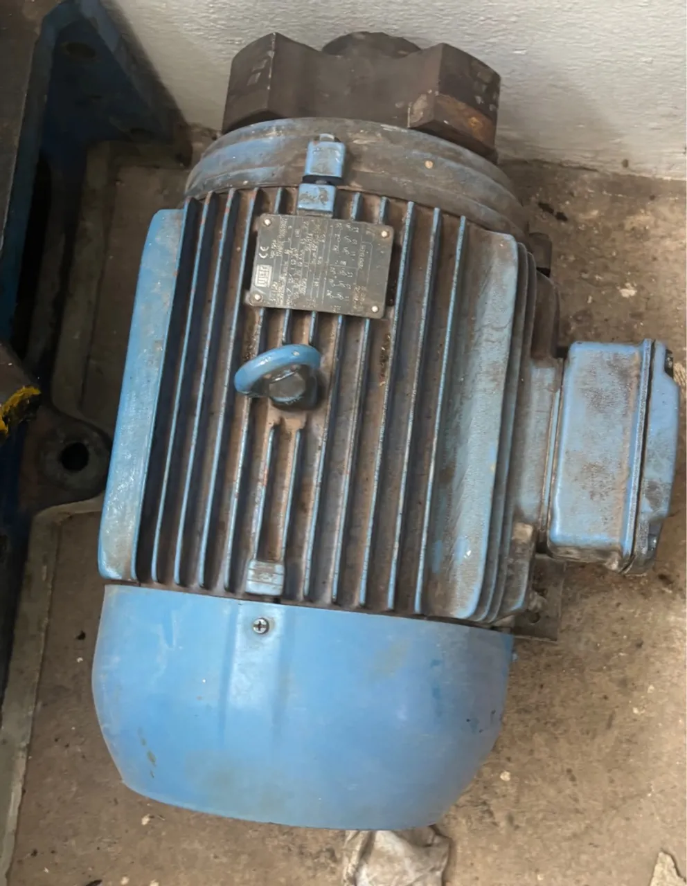 Motor Elétrico Industrial WEG 7.5 cv 220/380/440