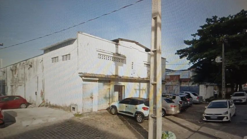 imóvel a 60m da av Epitacio Pessoa, com um galão e terreno medindo 58,00m x 50,00m