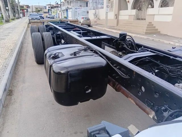 CAMINHÃO VW 24250 3 EIXO - Foto 4