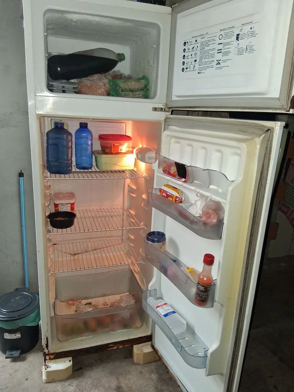 GELADEIRA Esmaltec Usada  - Foto 2