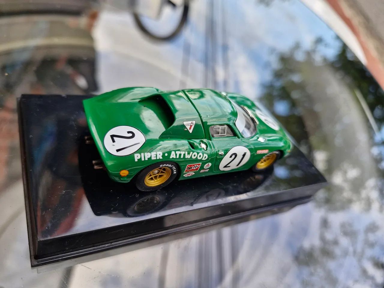 Ferrari 250 LM - Miniatura Colecionável Escala 1:43 - Foto 2