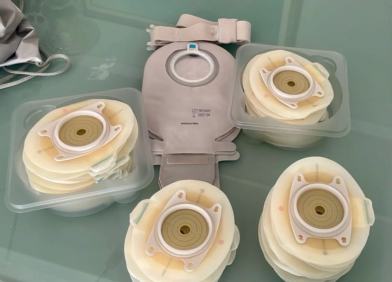 BOLSAS E BASES DE COLOSTOMIA - Foto 5