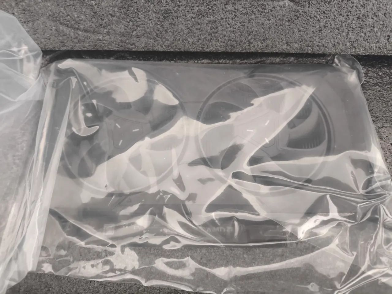 Placa de video XFX RADEON RX 7600 8GB HDMI 3xDP - Foto 2