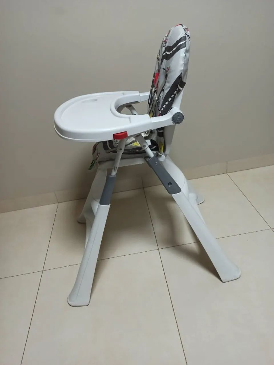 CADEIRA DE ALIMENTAÇÃO PARA BEBÊ - GALZERANO, Uberlândia/MG. - Foto 4