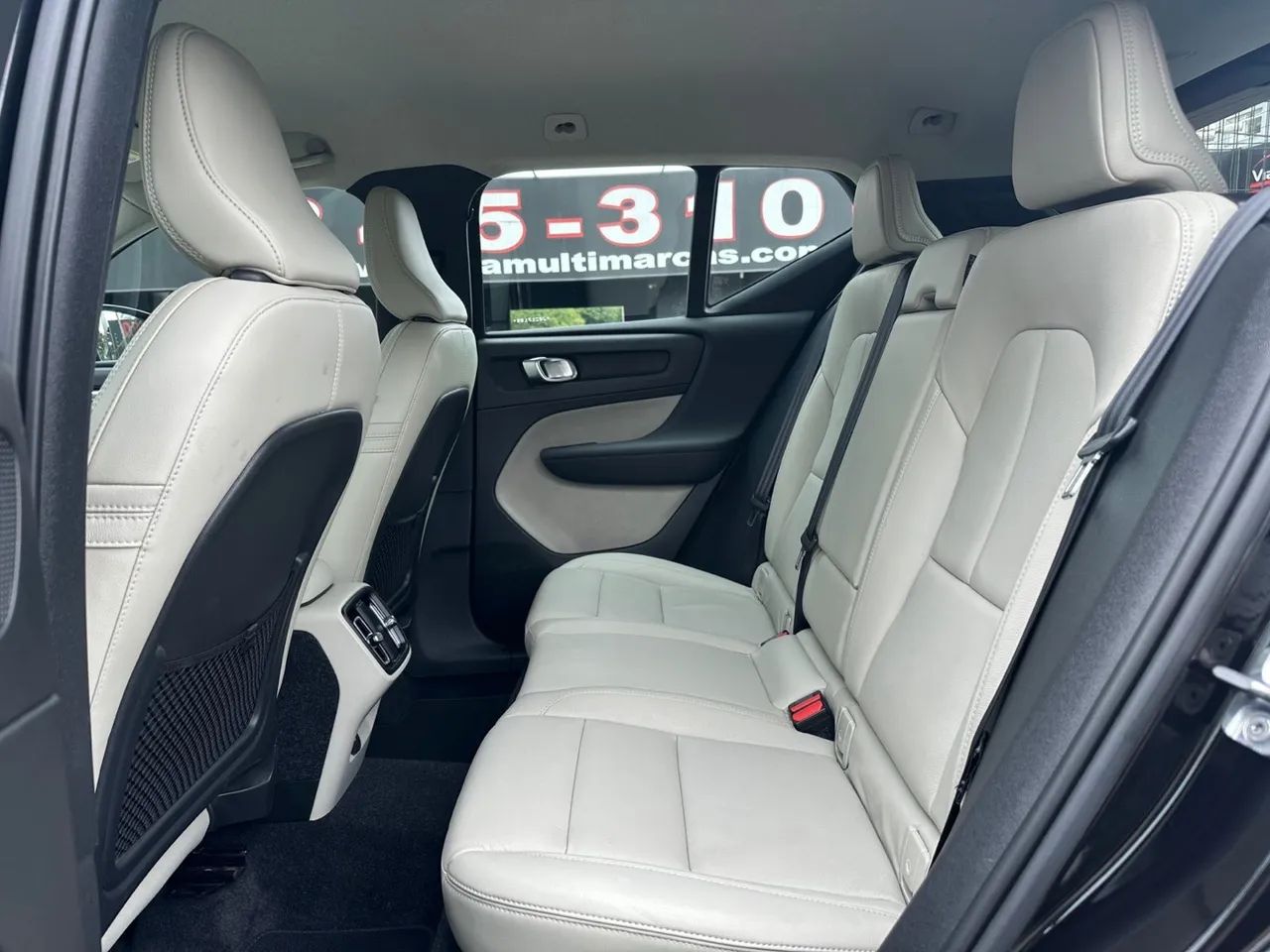 VOLVO XC-40 MOMENTUM T4  2.0 TURBO ANO 2020 - Foto 3