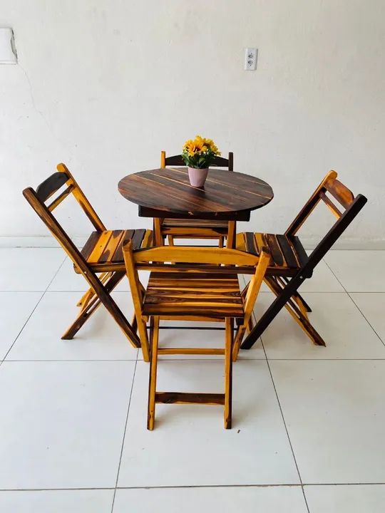 Conjunto Mesa e Cadeiras Dobráveis de Madeira - Foto 3