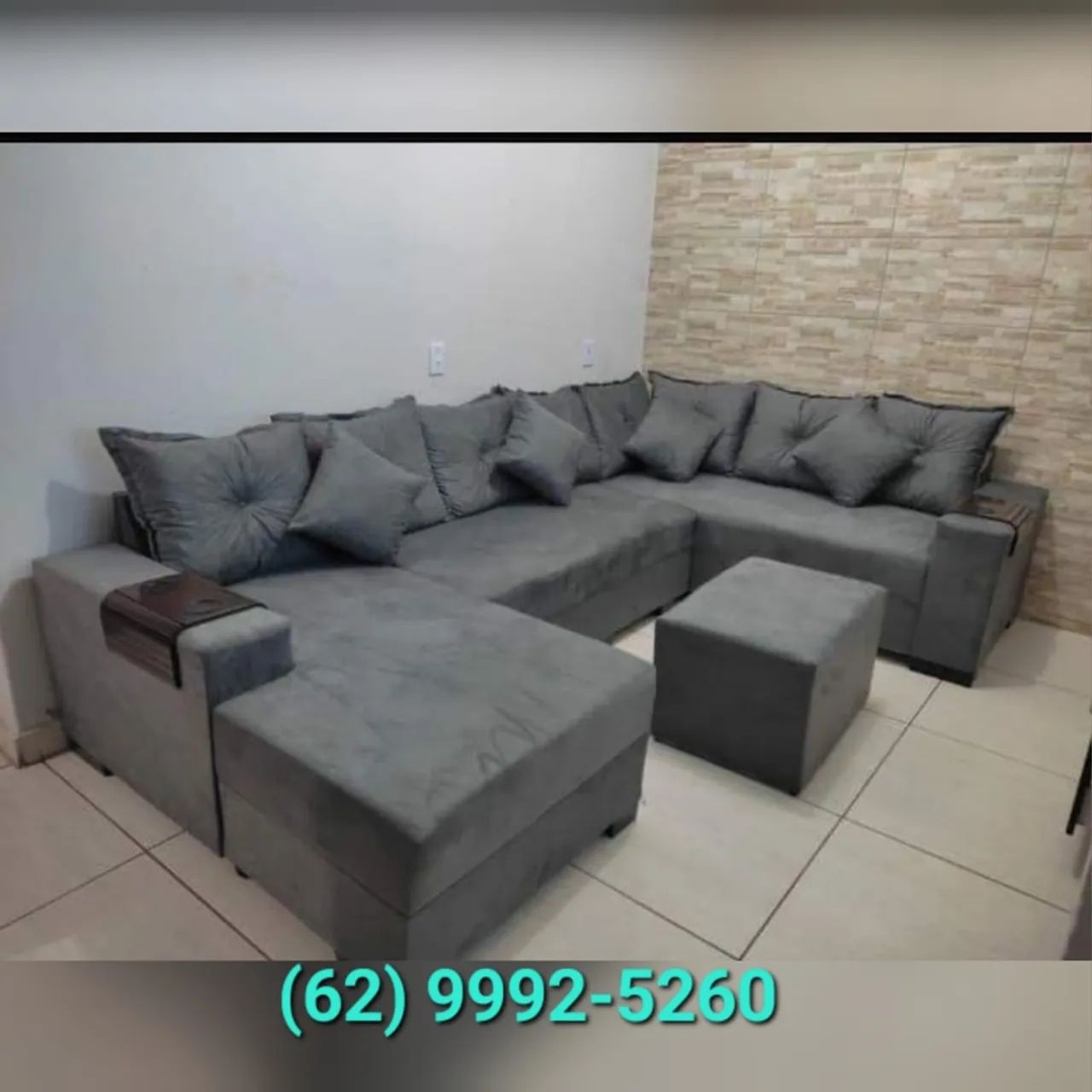 Sofá de canto com chaise grande cinza com puff