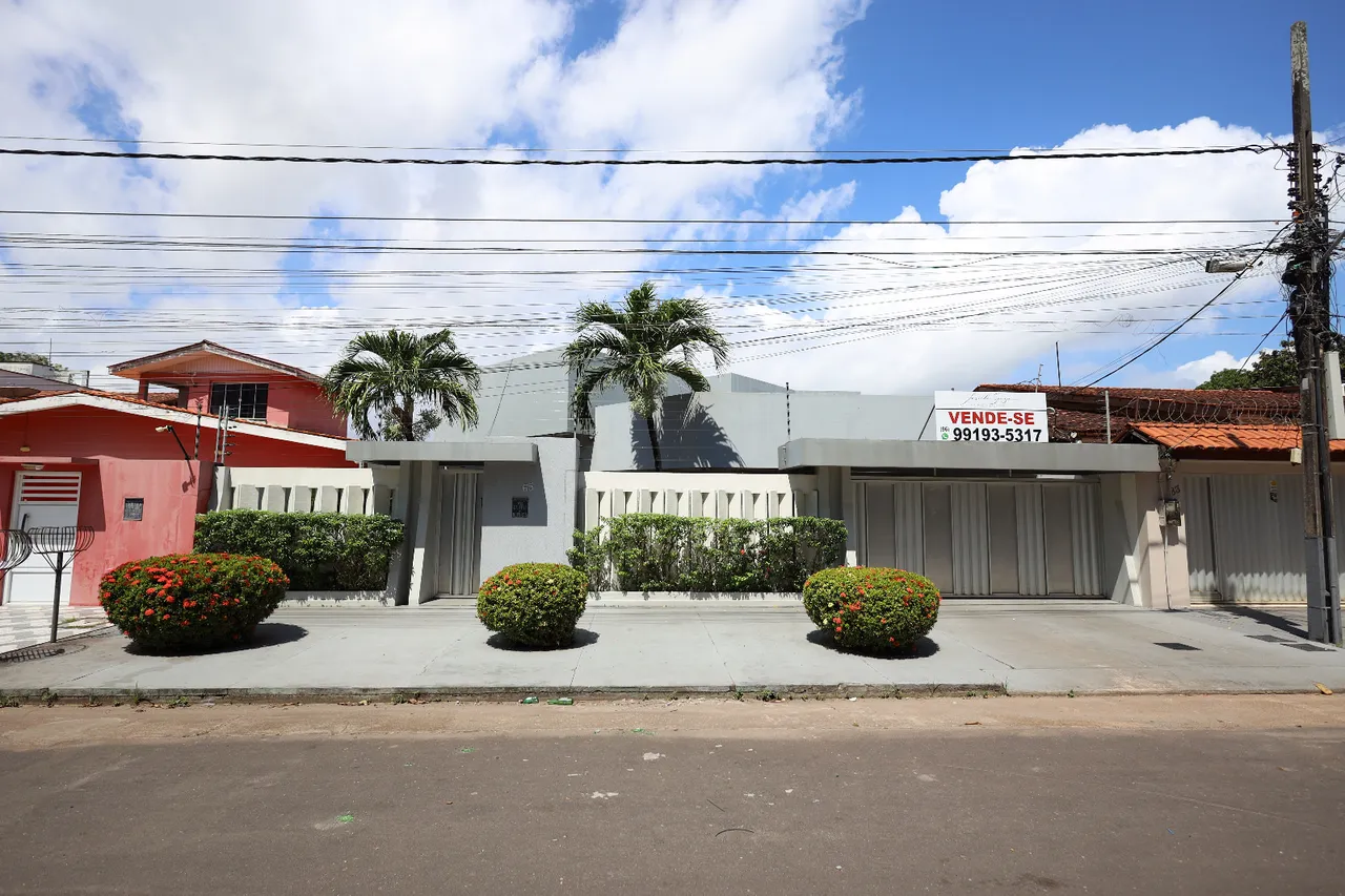 Belíssimo imóvel à venda no bairro do Trem.