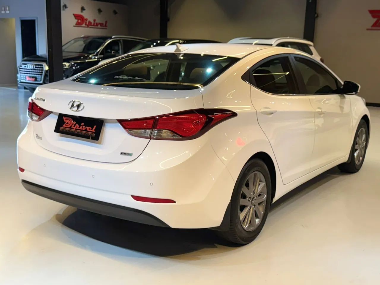 HYUNDAI ELANTRA GLS 2.0 TETO SOLAR BAIXO KM INTERNA CLARA PERÍCIADO APROVADO - Foto 5