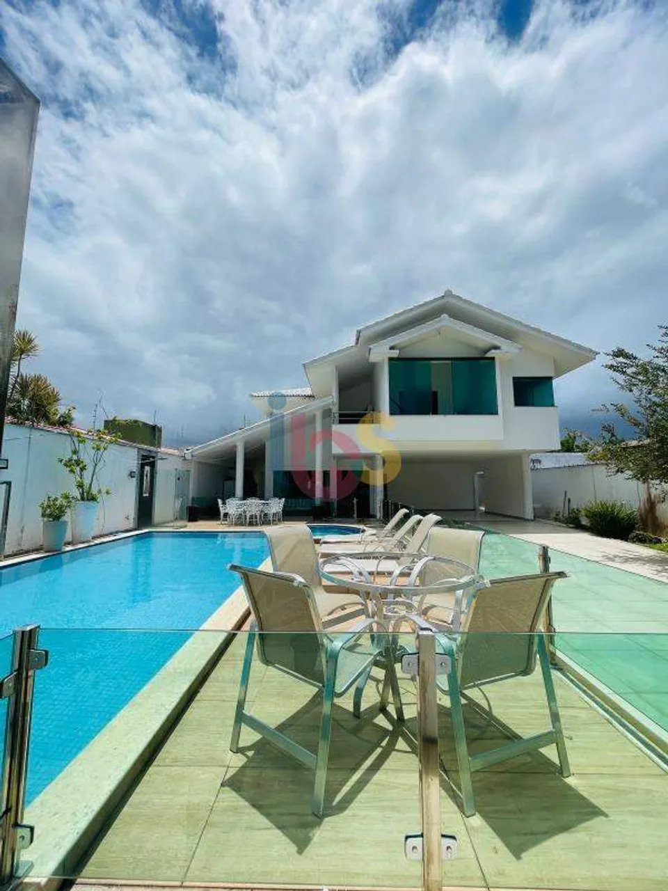 Casa com 5 Suítes Mobiliada no Outeiro da Glória