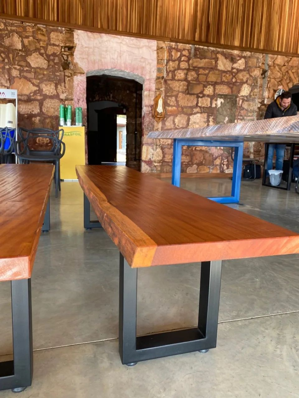 Banco de madeira maciça com estrutura de ferro - Foto 5