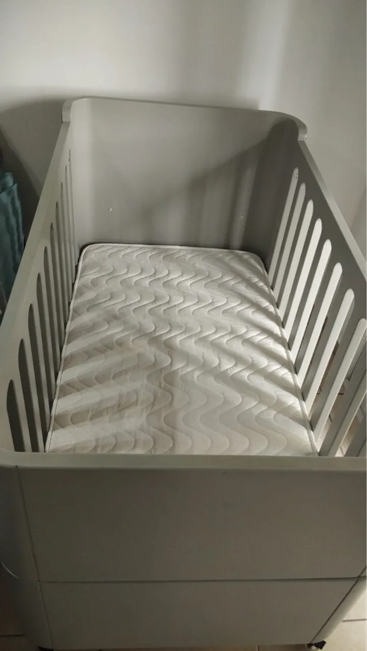 Berço BO Cia Do Móvel que vira mini cama
