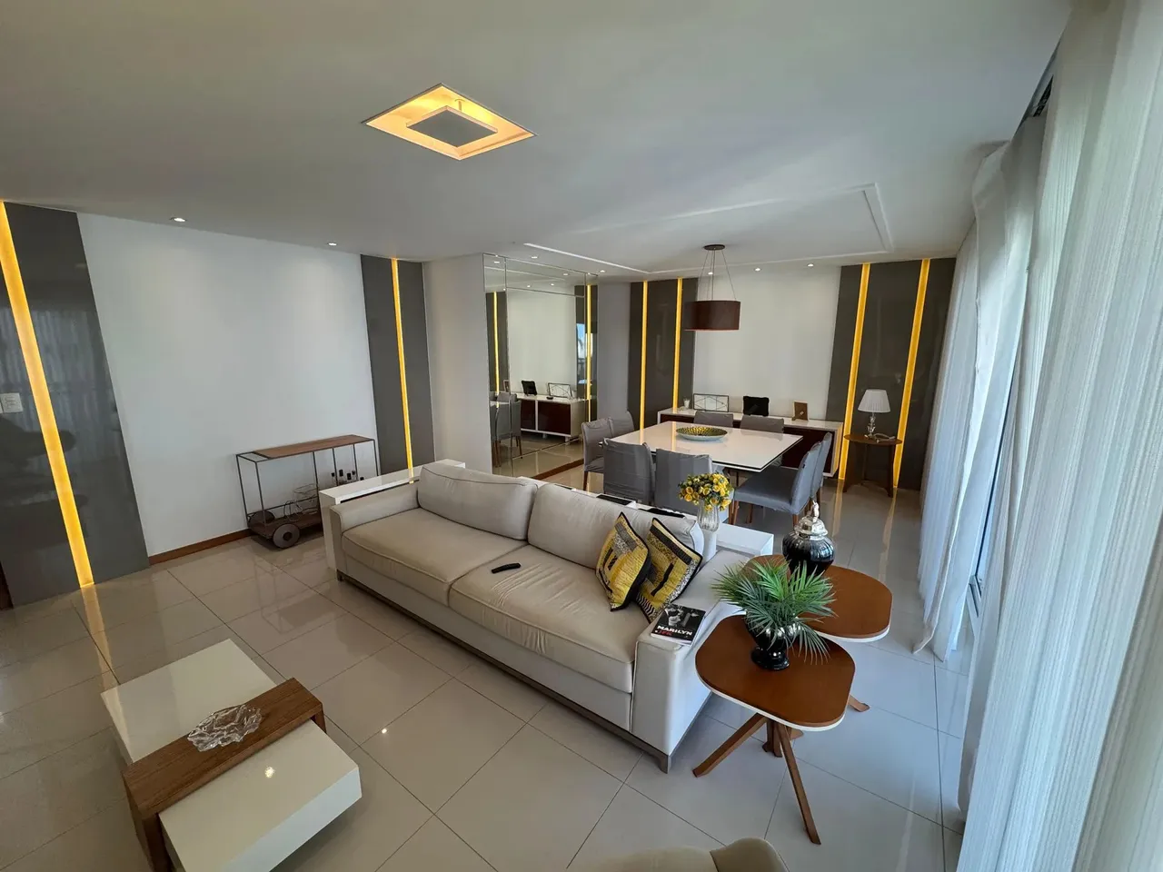 Apartamento na Pituba para alugar, nascente, varanda, garagem, 04 suítes, porteira fechada