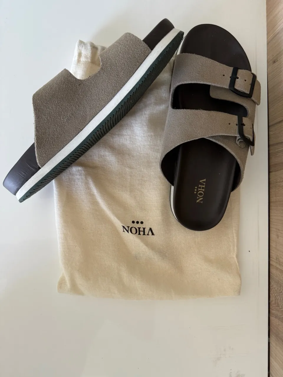 Sandálias de Couro NOHA - Elegância e Conforto!