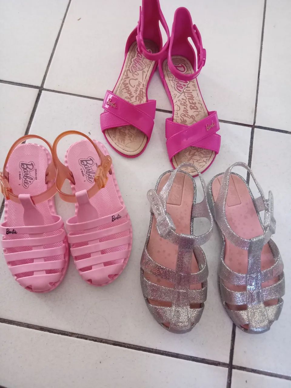 Lote de sandálias infantis Barbie - Todas tamanho 29