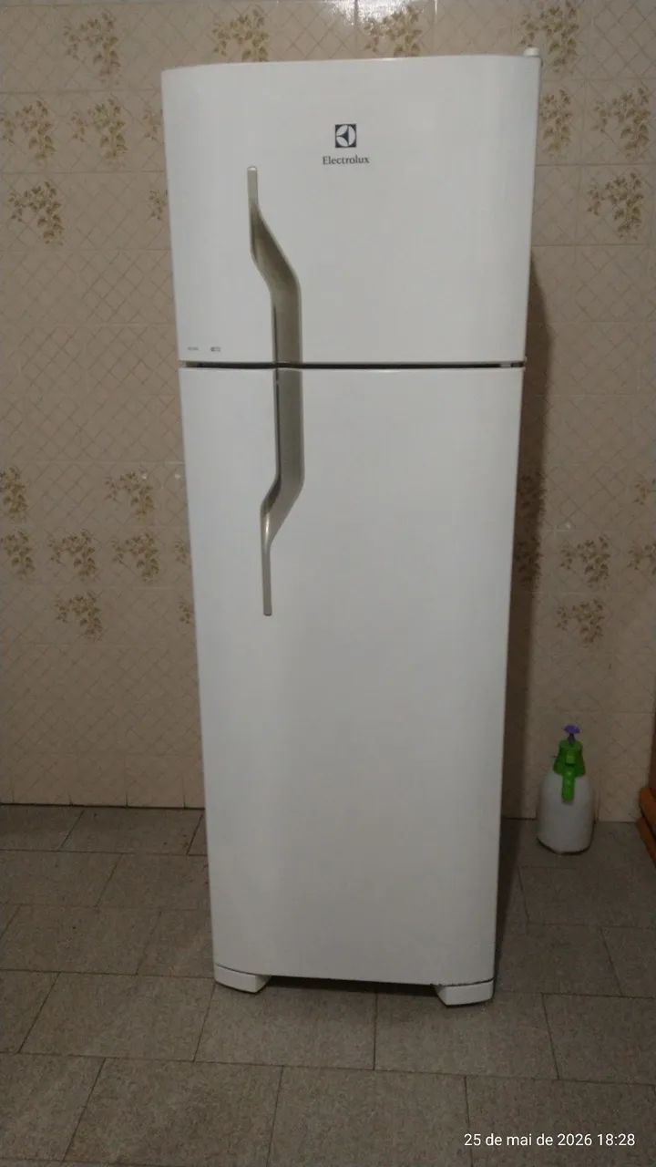 Refrigerador Eletrolux DC35A 260 Litros