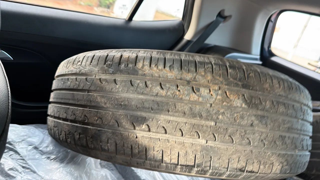 4 Pneus  Goodyear Aro 17