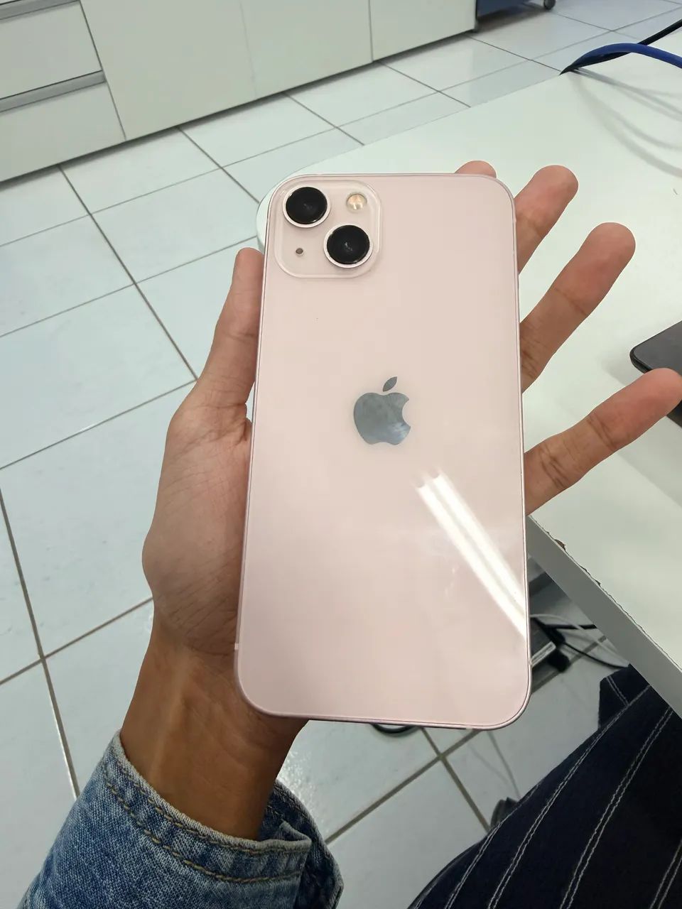 iPhone 13 Rosa  - Foto 2