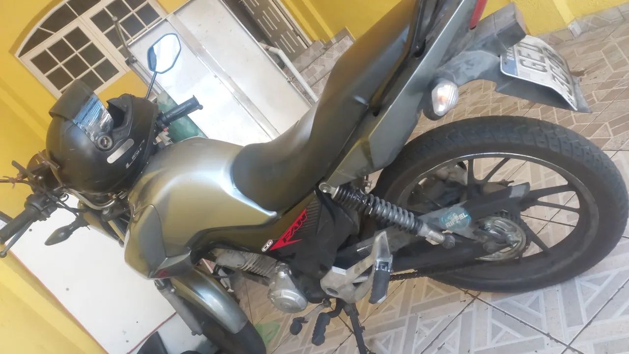 Moto bem conservada