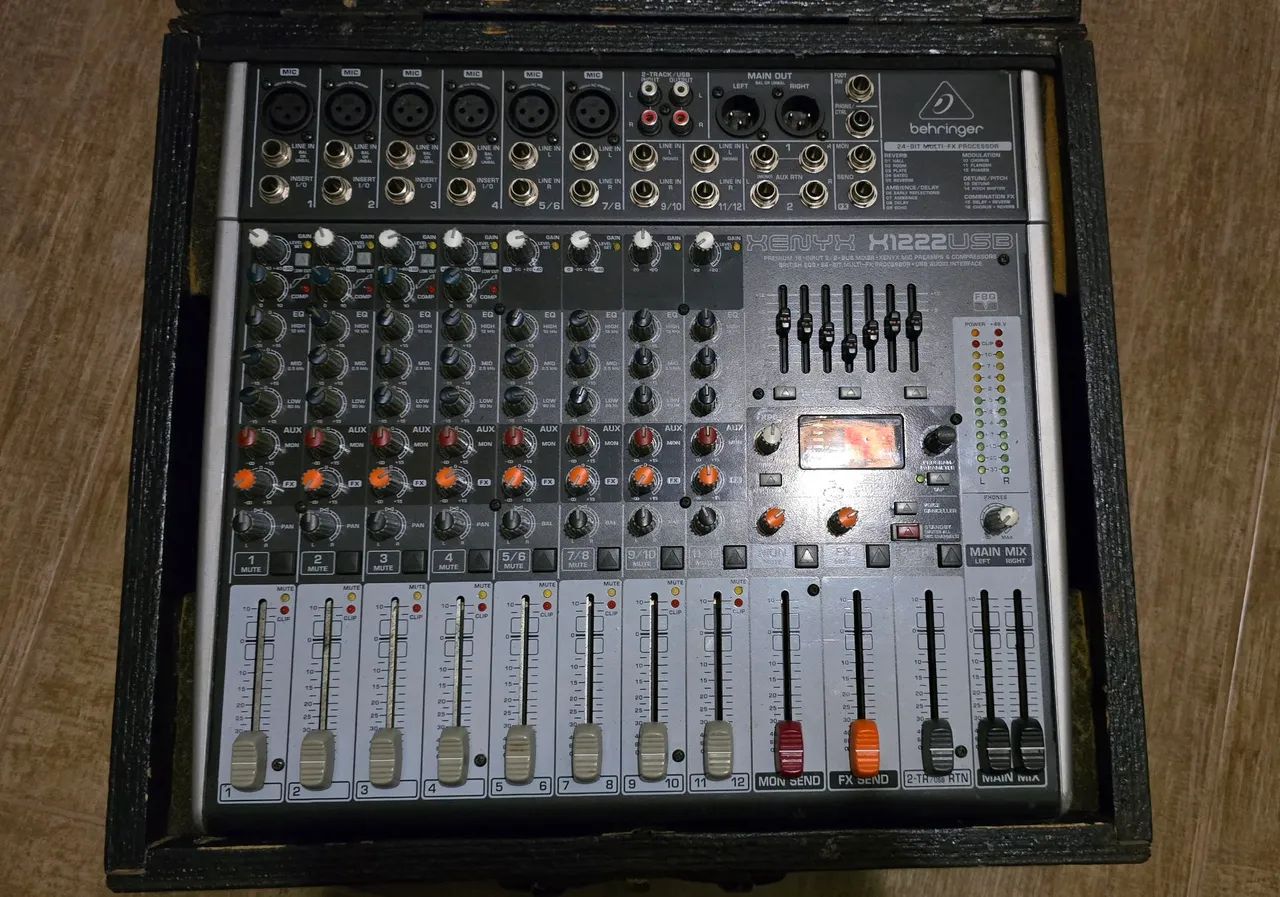 Mesa Behringer Xenyx X1222USB - Foto 2