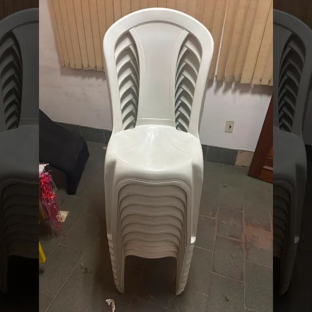 Cadeira de plástico branca - Foto 2