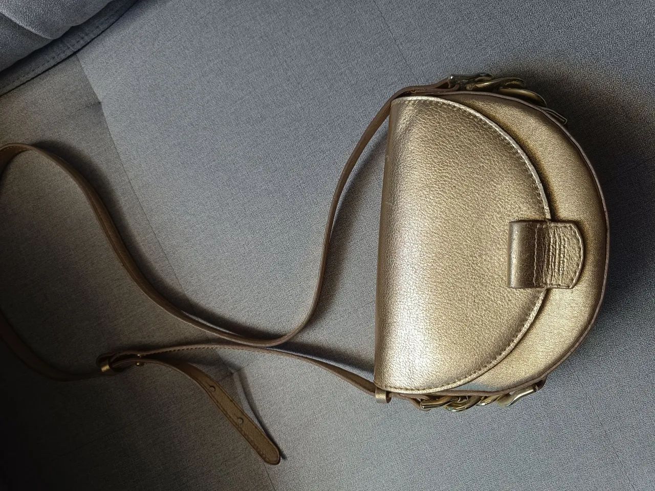 Bolsa Arezzo dourada couro legítimo  - Foto 3