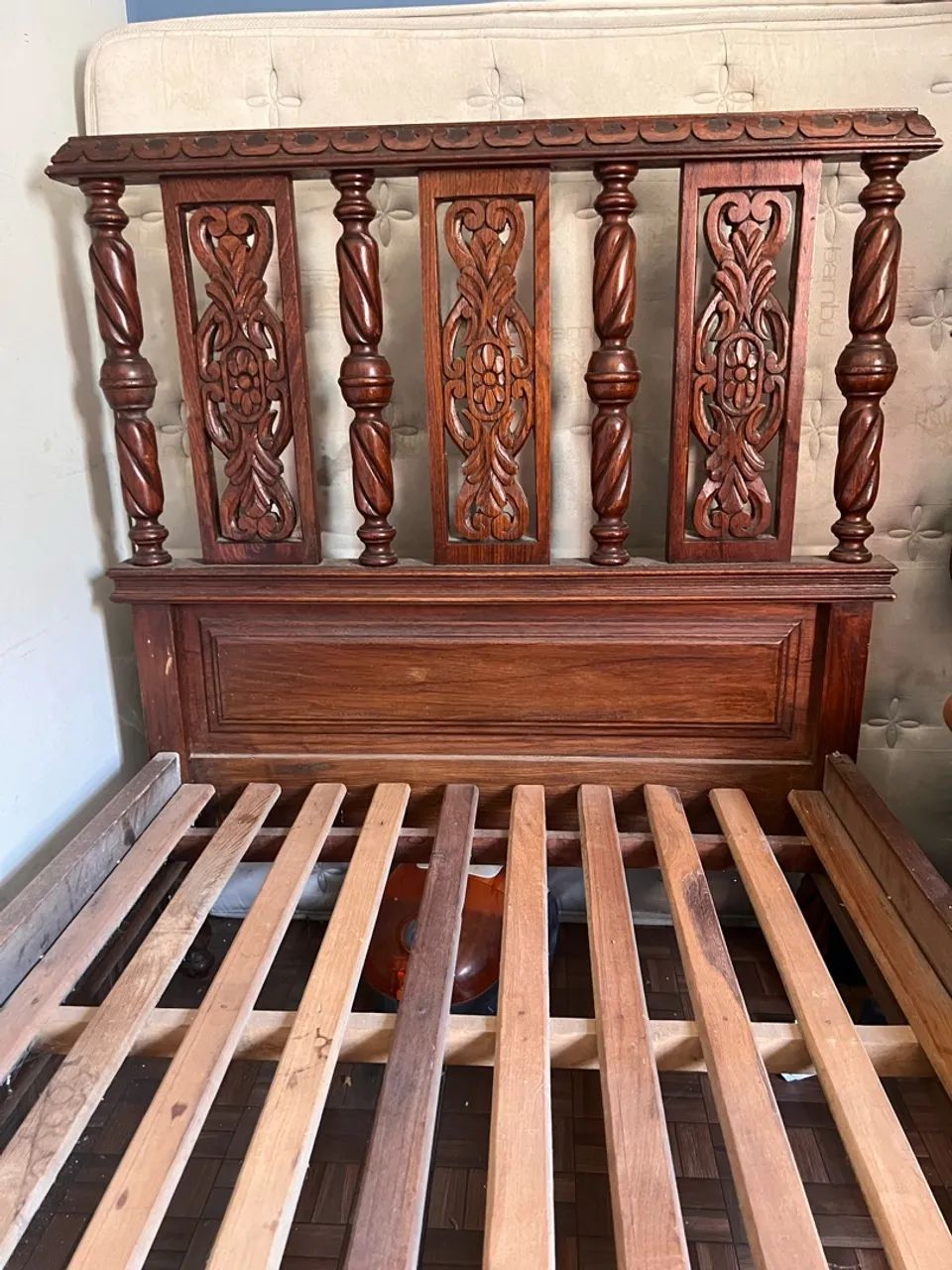 cama solteiro entalhada maciça  - Foto 4