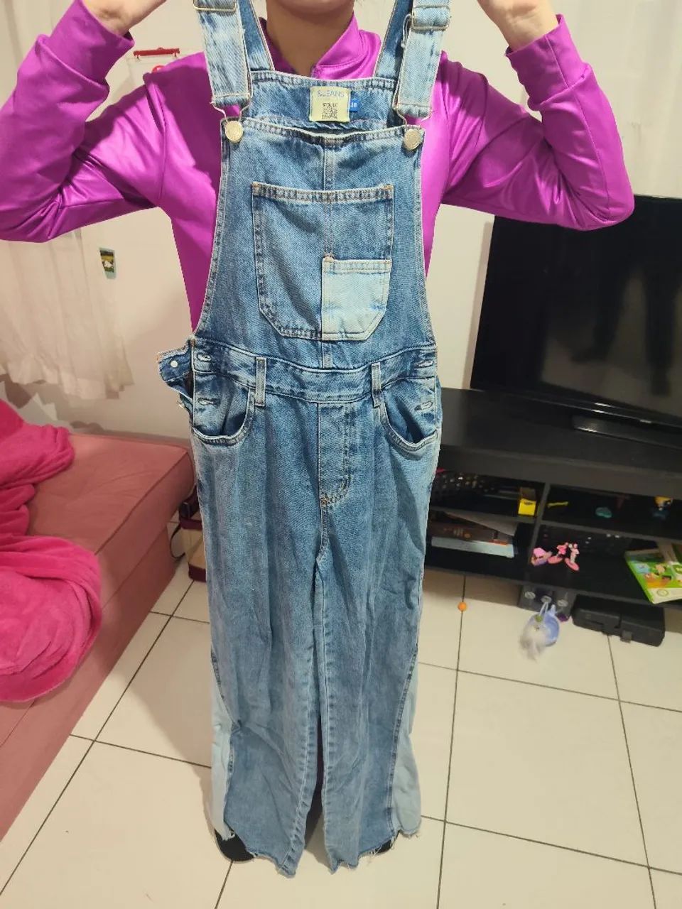 macacão jeans tamanho 38 - Foto 2