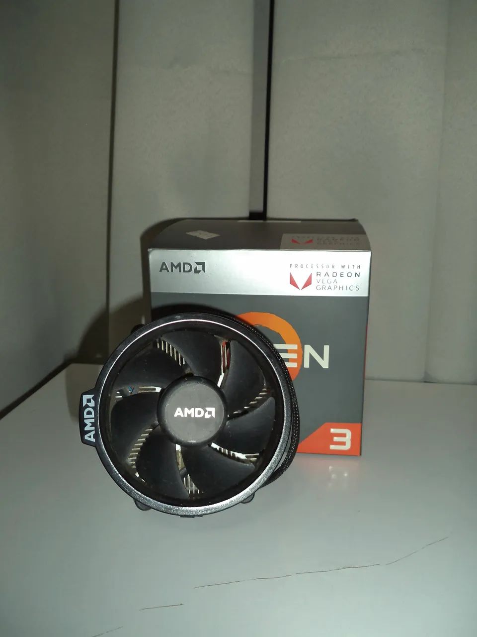 Processador AMD Ryzen? 3 2200G - Com Radeon? Vega Graphics - Foto 3