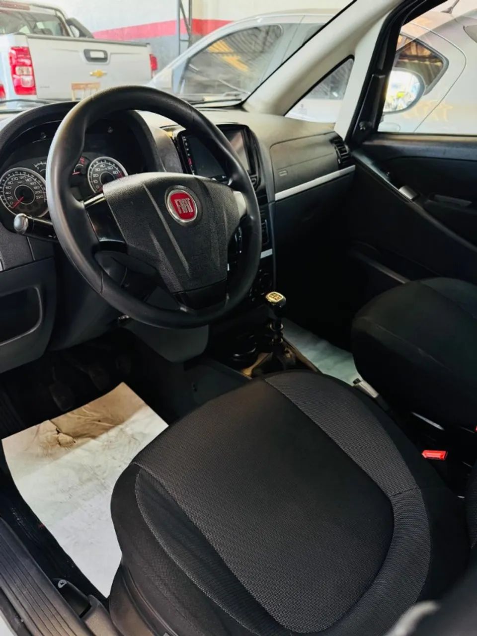 Fiat Idea Attractive 1.4 Fire Flex 8V 5P 2013 - Foto 5