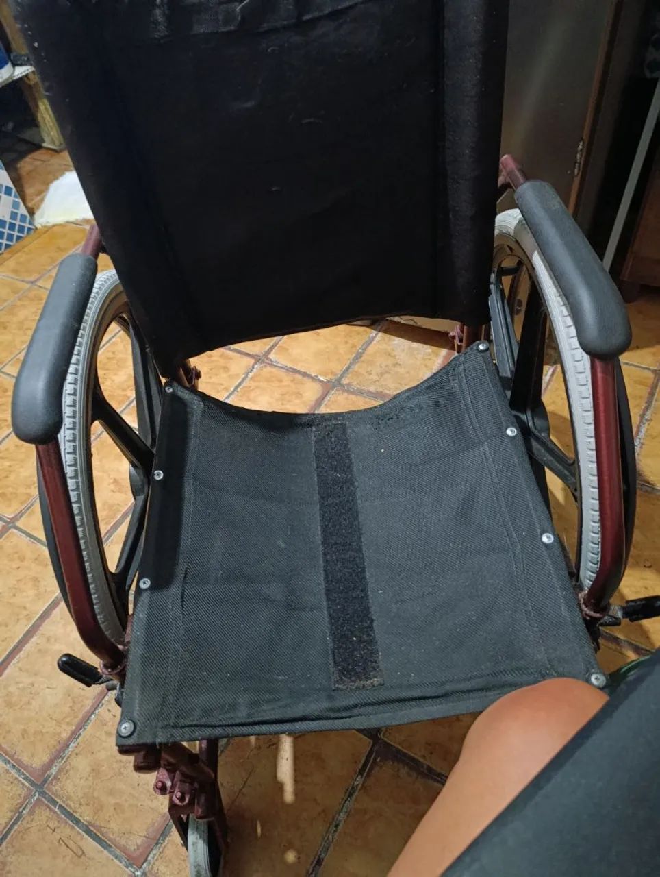 Vendo uma cadeira de rodas  - Foto 2