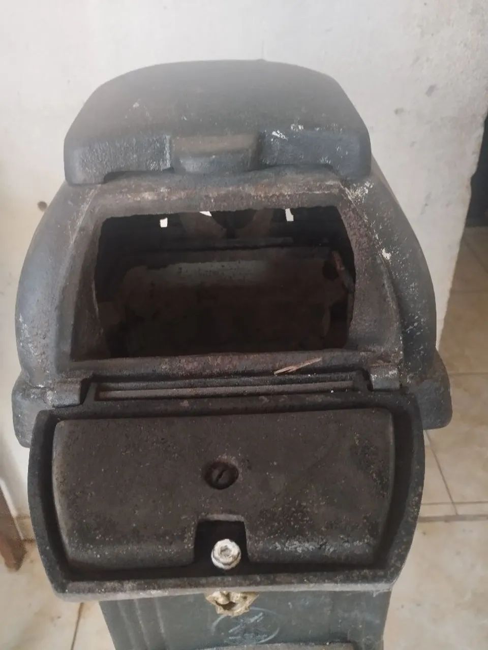 Vendo salamandra ferro fundido  - Foto 4
