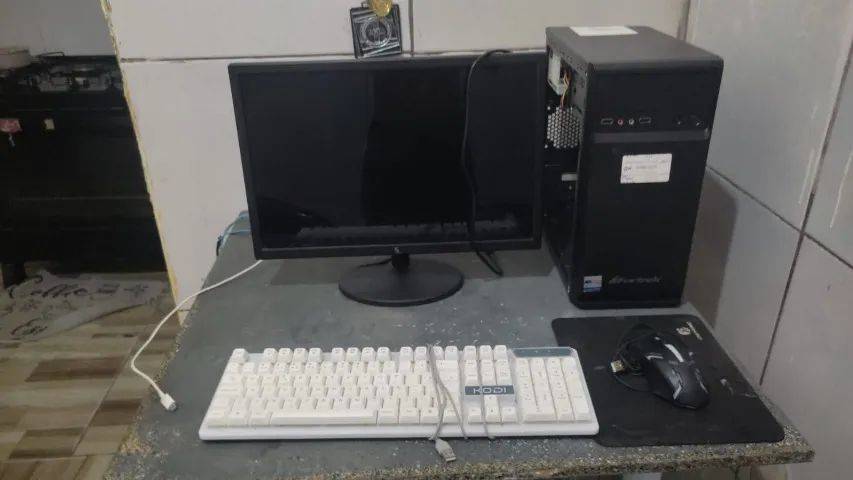 VENDE-SE COMPUTADOR COMPLETO!! (valor negociavel)