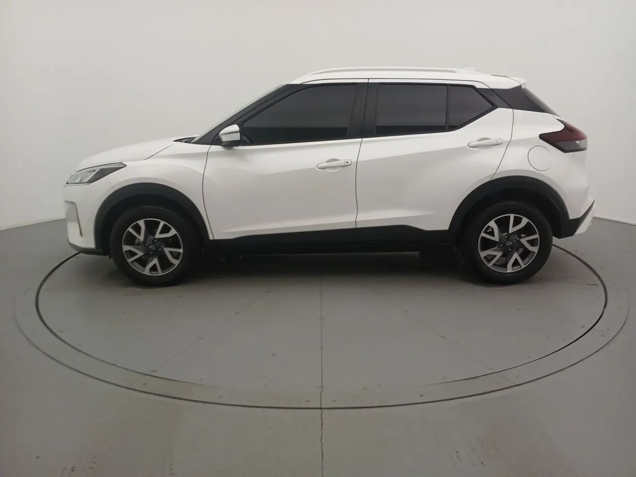 Nissan Kicks Sense 1.6 16V Flex Aut., foto 2 de 18
