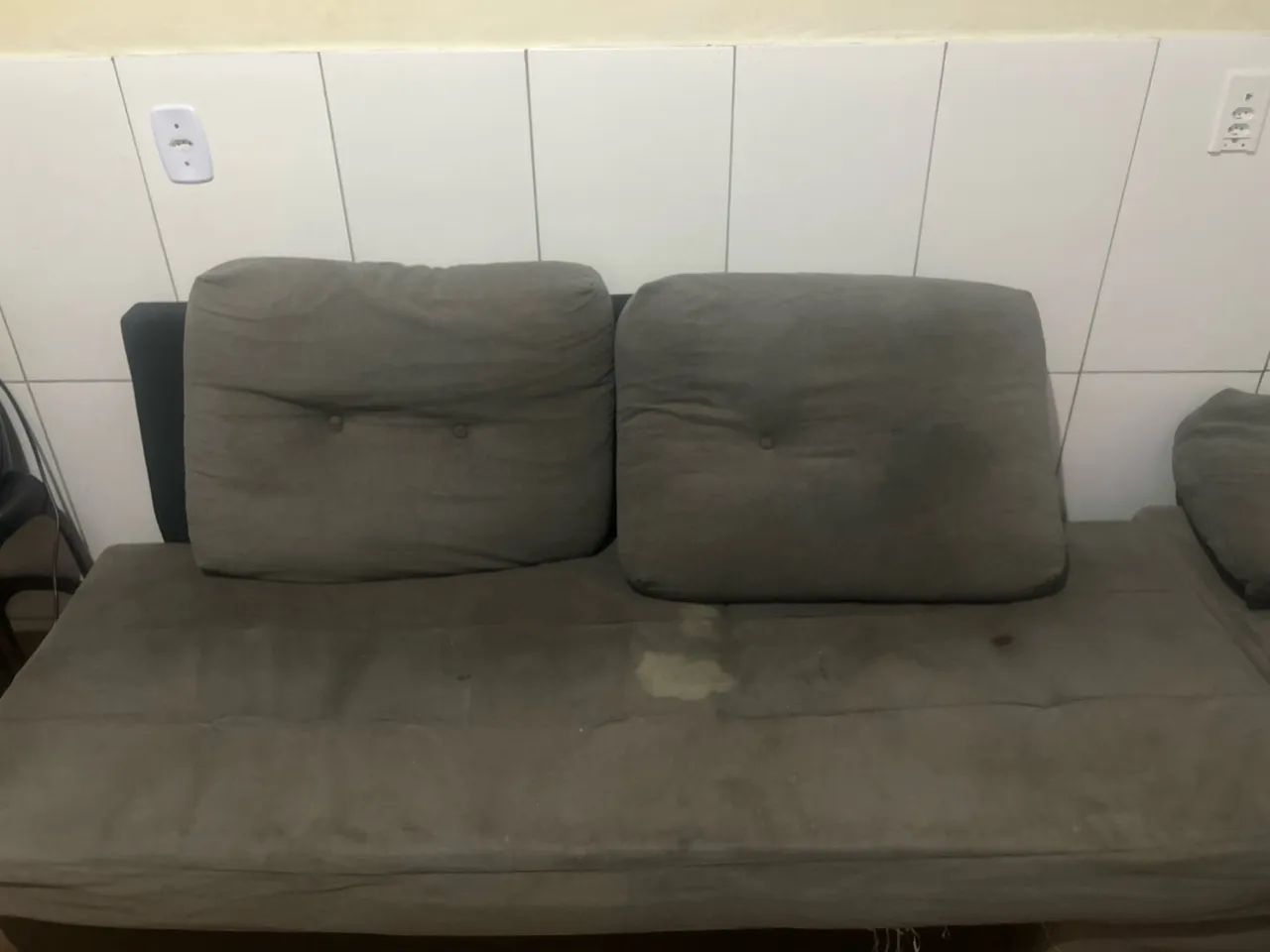 Vendo esse sofá por  motivo de ter comprado outro  - Foto 2