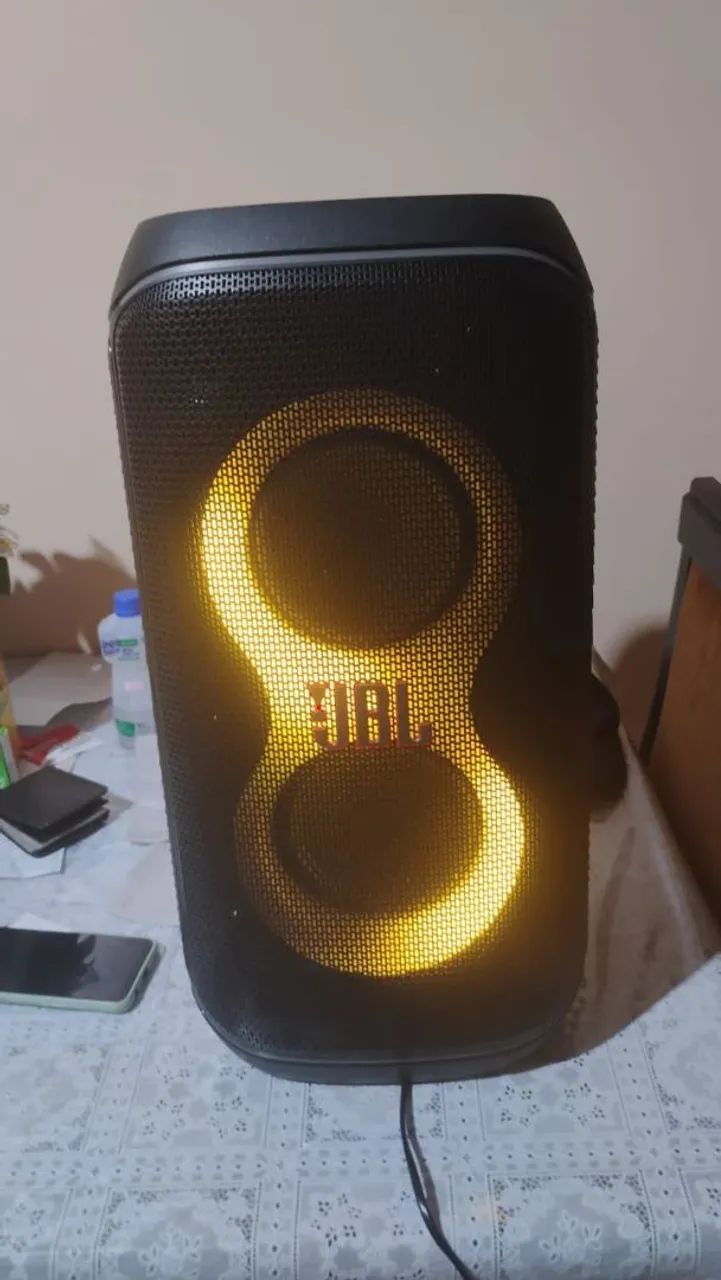 Vende-se caixa party box da JBL original. Imperdível!!!! - Foto 4